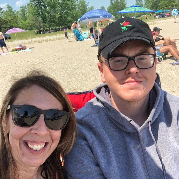 Meet your Posher, Lori - Picture 8 of 9